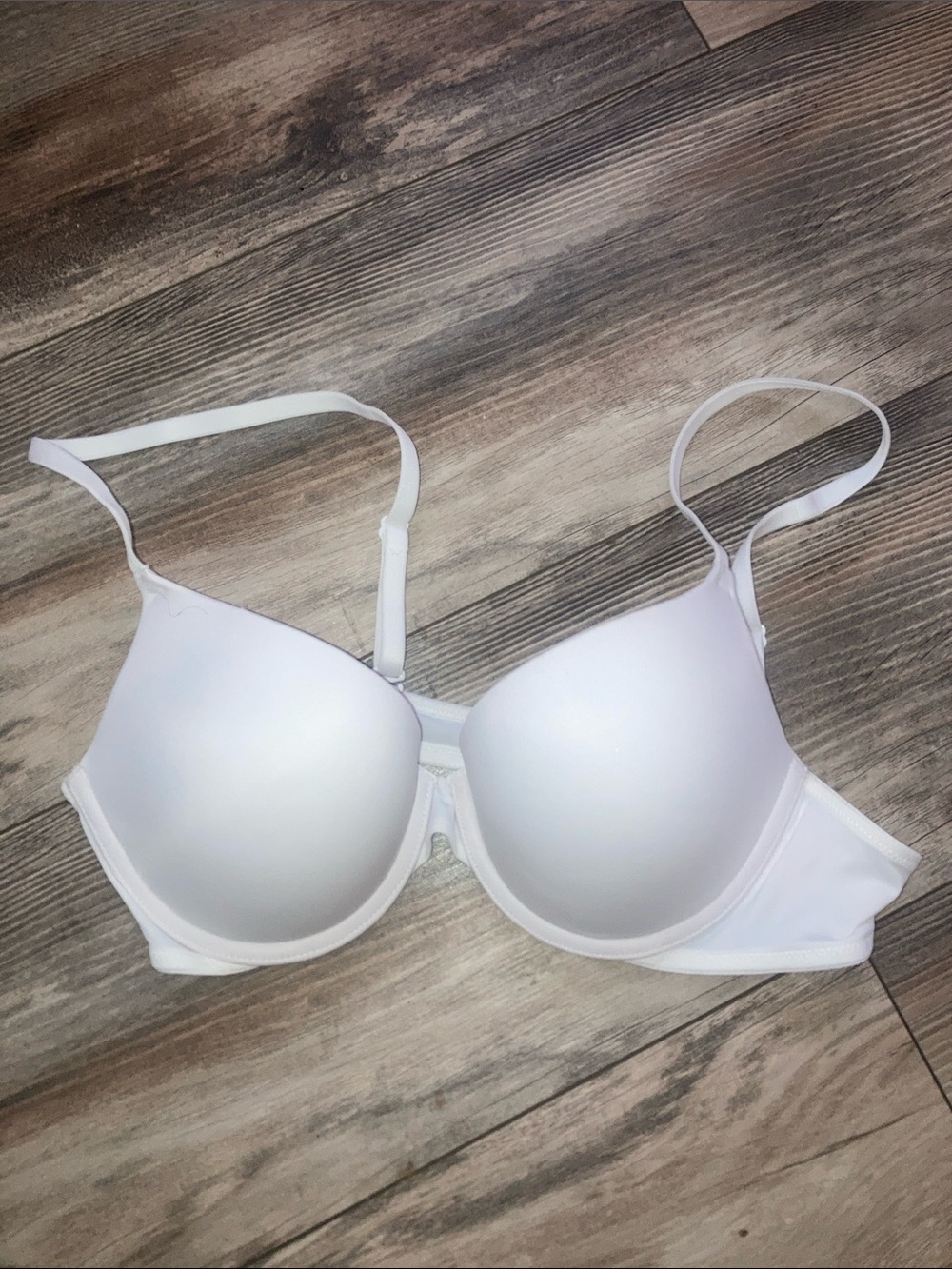 PINK VS White Wear Everywhere Push-Bra Size 36B NWT